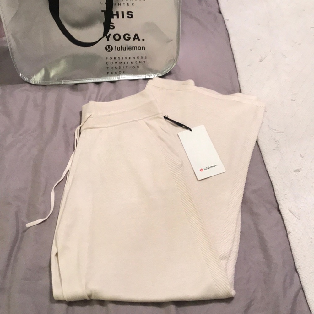 Lululemon lounge pants